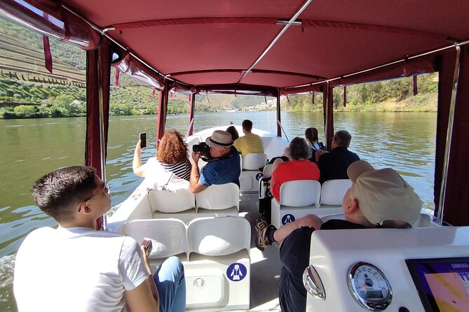 Boat tour 50min through the river Douro in Pinhão - 50 Minutes on the Douro: Views, Speed, and What the Guide Points Out