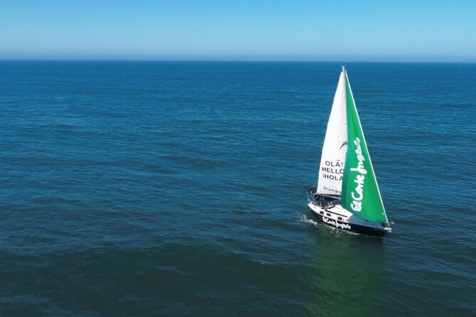Charming tour of the Douro on an exclusive sailboat for up to 8 people - The crew and the “up to 8” advantage