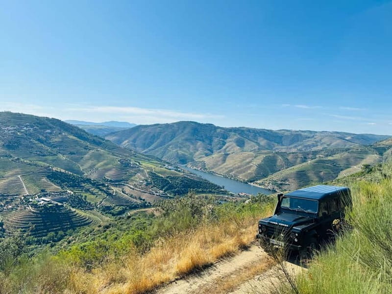 Douro offroad experience: visit to a winery and a picnic - Off-road driving and viewpoints: what that Defender-style adventure adds