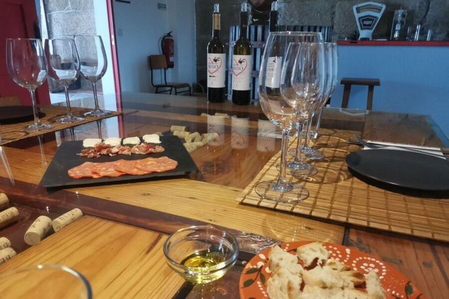Douro: Premium Wine Tasting and Tapas Tour - Quinta do Beijo Douro Gourmet: the quick, tasty pitch