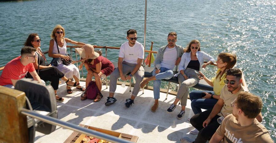 Douro River: Party Boat Tour - Stop-by-Stop: The Mathilda Route Along Porto and Vila Nova de Gaia
