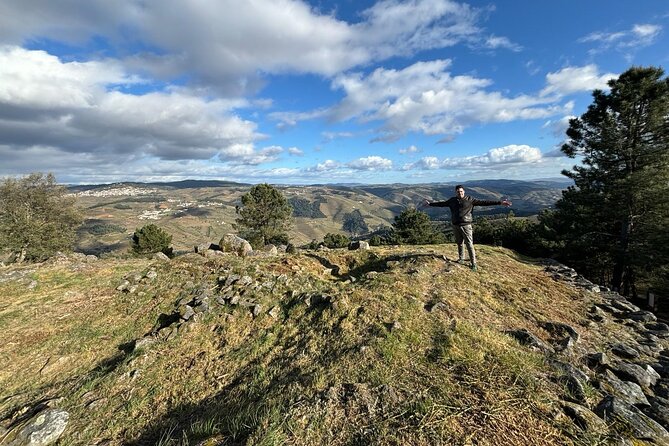 Douro Tour History and Wine - Pinhão Railway Station and city center: a quick change of pace