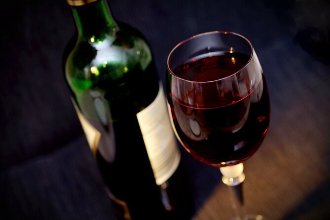 DOURO TOURS - Premium Tour - Meeting at Pinhão’s riverside and starting with a real Douro moment