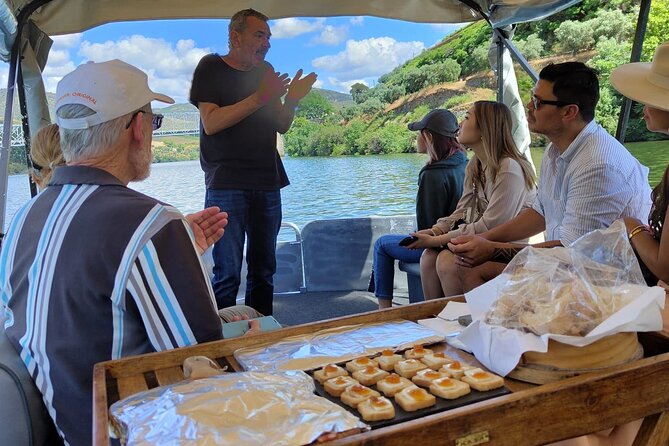 DOURO VALLEY & AMARANTE: Private Tour, Wine Tour and Cruise - Lunch in the Douro Valley: how to make the 2 hours work