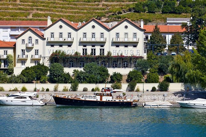 Douro Valley Cruise Porto to Pinhão: Breakfast, Lunch and Tasting - The bus back to Porto: where you end up and why it matters