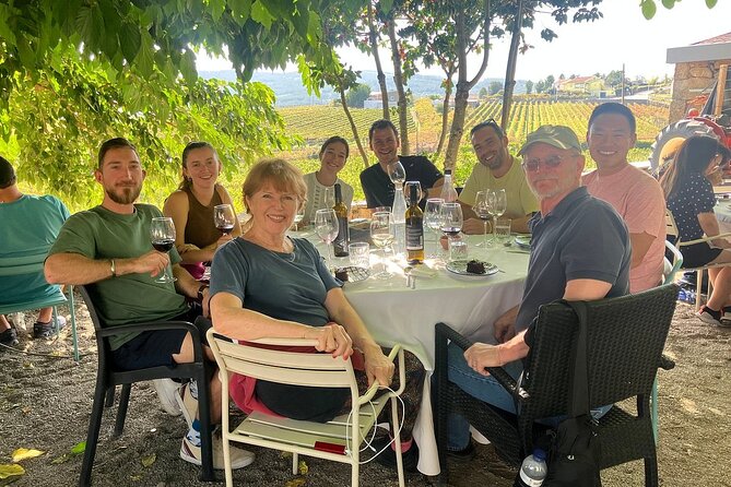 Douro Valley for Wine Lovers with Visit to 4 Wineries and Lunch - Lunch in a vineyard: why it is the right kind of break