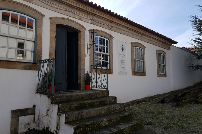 Douro Valley for Wine Lovers with Visit to 4 Wineries and Lunch - Port pouring and sweetness: how to pace so you actually enjoy it