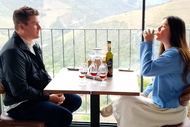 Douro Valley Guided Tour of 3 Vineyards with Lunch - Peso da Régua vineyards: your second tasting comparison moment