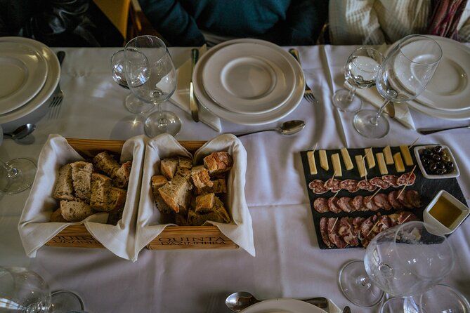 DOURO VALLEY: Lunch in a winery, tastings & 1-h private boat tour - Key takeaways before you go