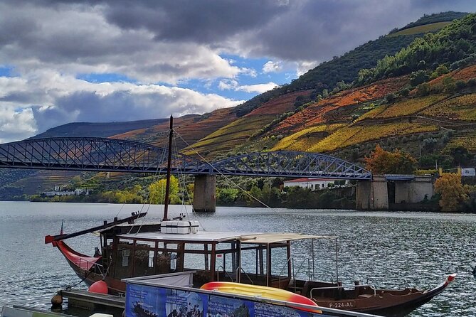 Douro Valley Prime Tour: Wine Tastings, Boat & Lunch from Porto - Meeting in Porto and the 8:15 am start