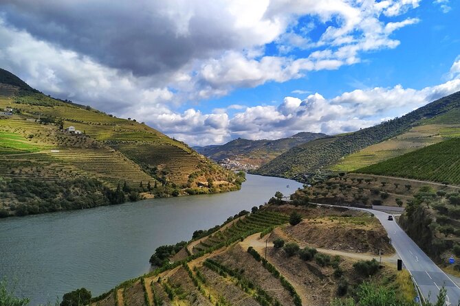 Douro Valley Prime Tour: Wine Tastings, Boat & Lunch from Porto - Pinhão’s blue-tile station and a full hour in a Port wine village