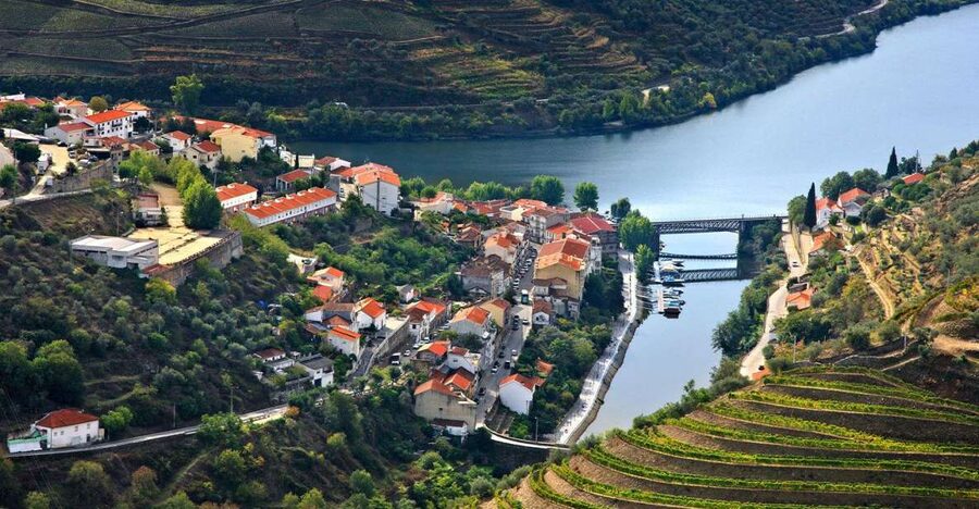 Douro Valley: Private Airplane Tour Around the River Douro - Key moments that make this Douro flight special