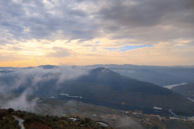 Douro Valley private tour full day - Stop 5: Casal de Loivos viewpoint, the payoff moment