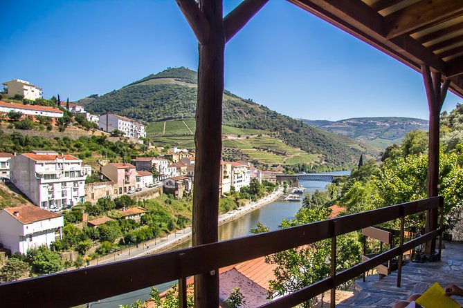 Douro Valley Private Tour with Sommelier - Boutique wineries and barrel tastings: the tasting method is the star