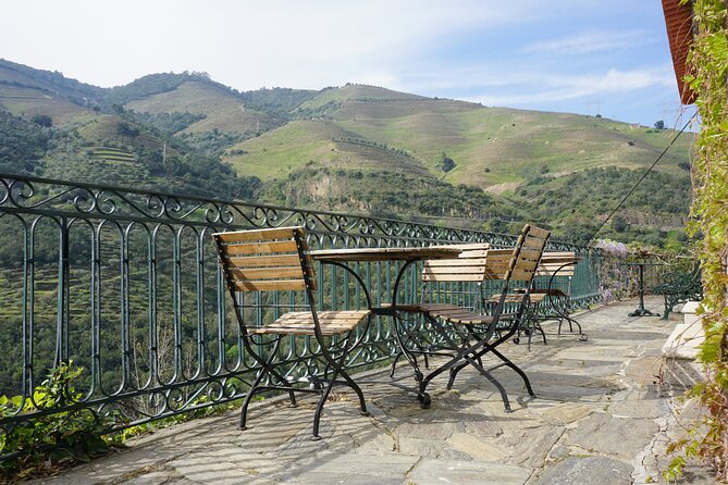 Douro Valley private tour with wine tasting and boat tour - Pinhão Railway Station: 3,047 tiles and a 1937 tile makeover