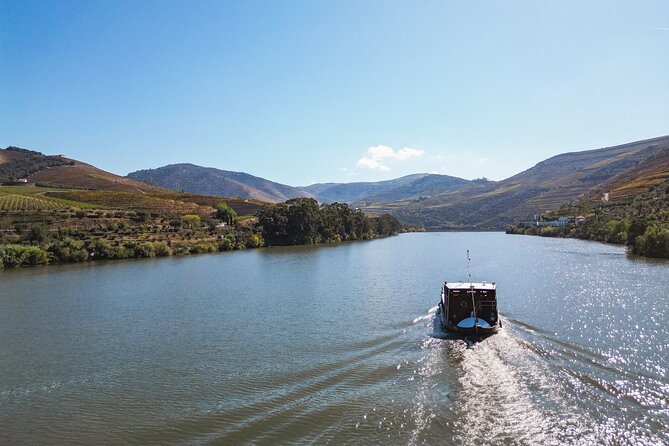 Douro Valley: Rabelo Boat Tour with Audio Guide - What the Best Moments Feel Like Onboard