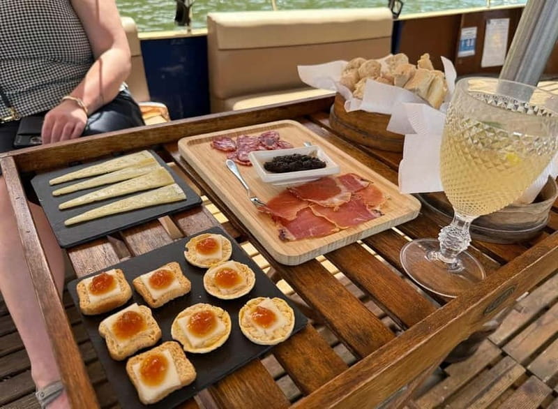 Douro Valley: Small-Group Tour, Winery's Lunch, Private Boat - Viewpoints on the way in: get your camera ready before you forget