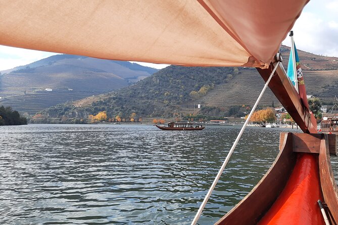 Douro Valley Tour - 3 Wine tastings, Lunch & river Cruise - Sabrosa lunch at a vintage house, in Magellan’s hometown