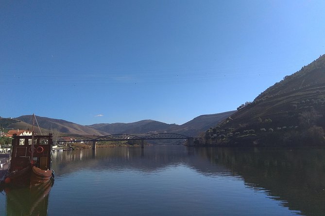 Douro Valley Tour: Wine Tasting River Cruise and Lunch from Porto - Pinhão Golden River photo moments, fast but useful