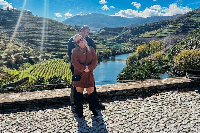 Douro Valley unforgettable experiences - Pinhão Rabelo boat cruise: slow time on the river