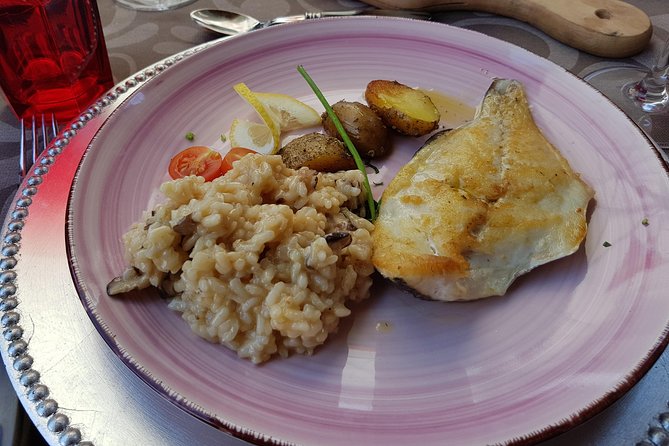 Douro Valley Wine Tour: 3 Vineyard Visits, Wine Tastings, Lunch - First Things First: a 10-hour Douro day from Porto