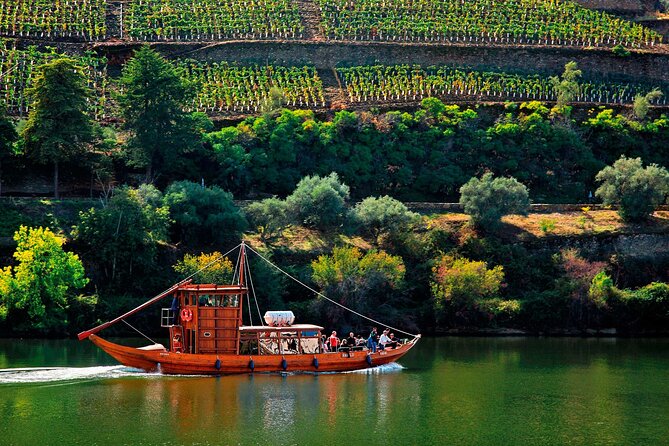 Douro Valley Wine Tour Private Group, 1h Cruise, Lunch from Porto - Peso da Régua: Lunch, Family Winery Time, and a Proper Tasting Finish