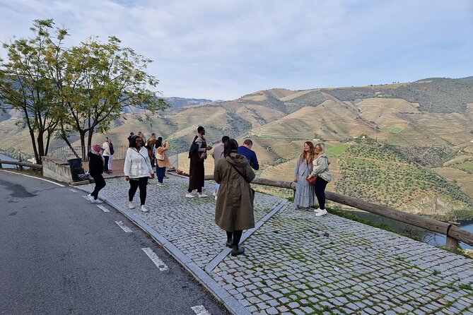 From Gaia Tour to Douro Valley with Boat Wine Tasting and Lunch - Vilarinho de São Romão: where the wine tasting becomes personal