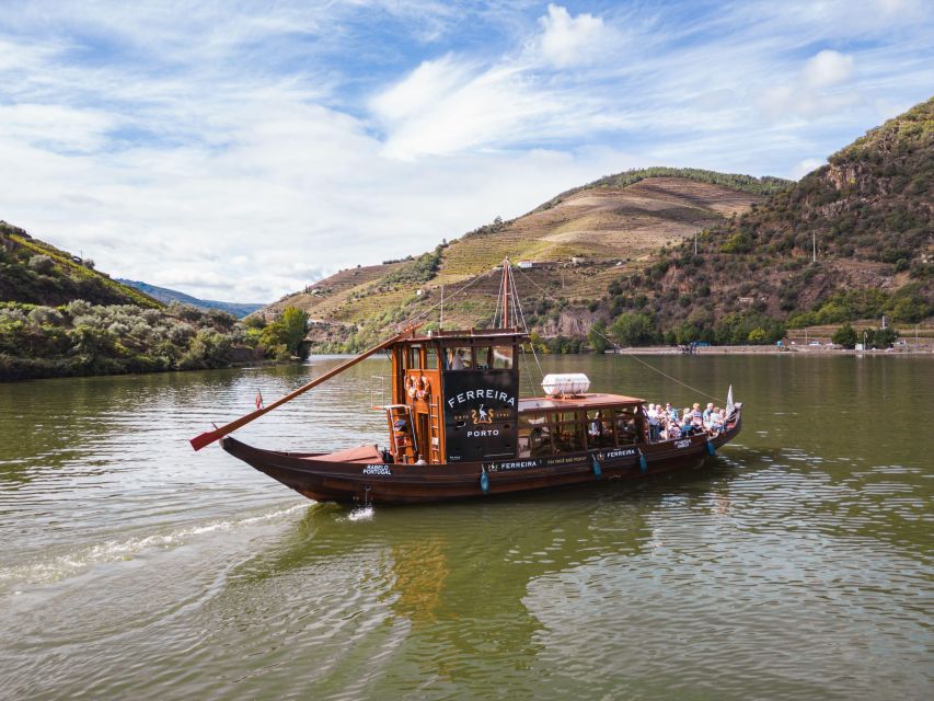 From Pinhão: Douro Valley Rabelo Boat Tour with Audio Guide - Passing more quintas: Romaneira Valley and the view that smooths your mind
