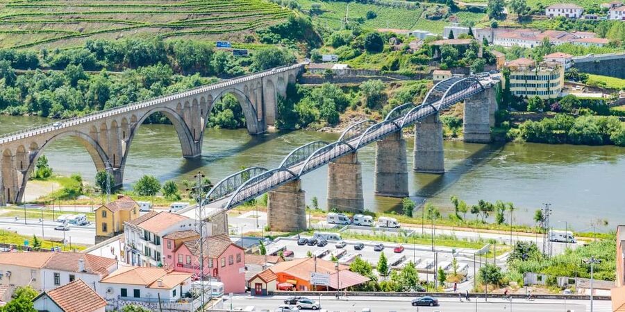 From Porto: Full-Day Douro Valley Trip - Peso da Régua Photo Stop: A First Look at the River