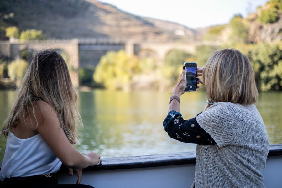 From Porto: Full-Day Douro Valley & Wine Tour with Lunch - The Second Winery Visit: Comparing Douro Wines Like a Pro