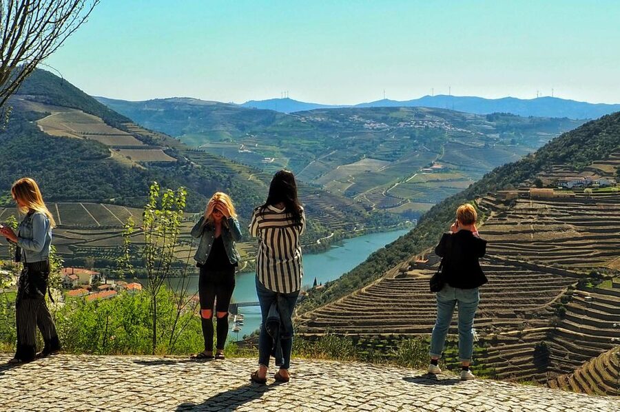 From Porto: Small-Group Douro Valley Wine Tour Lunch & Boat - The guided winery day starts in Pinhão, not a showroom