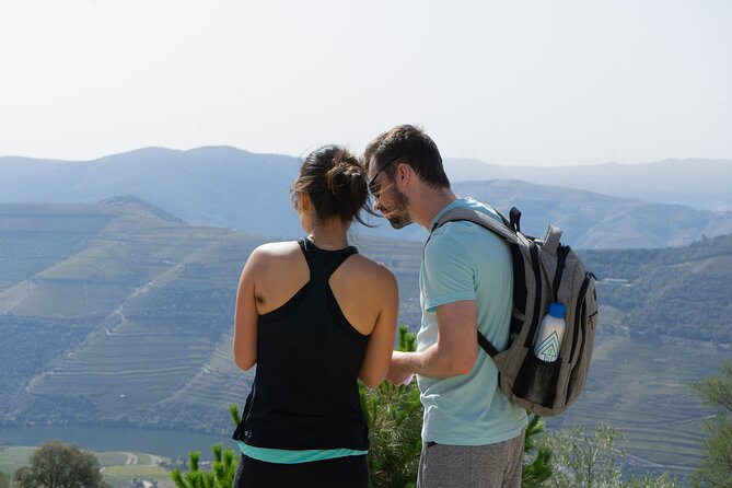 HIKING in the Douro Valley - Porto to Sabrosa: a calm start with a coffee pause