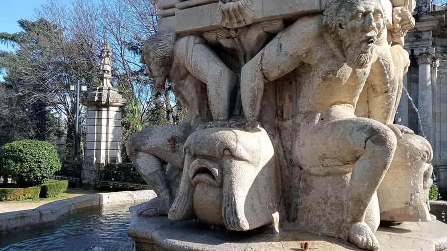 LAMEGO: Walking tour of the city center 2H - Castelo de Lamego: guided context, then free time for the views
