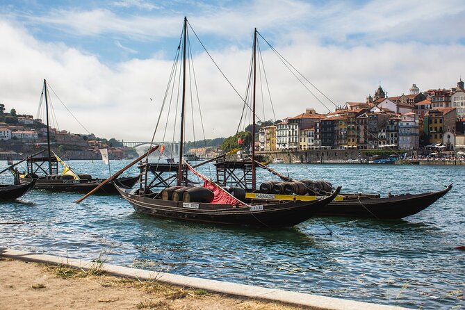 Lunch and Wine Tasting in the Douro Valley Region - Rabelo boat ride: seeing the Douro from the traditional river route