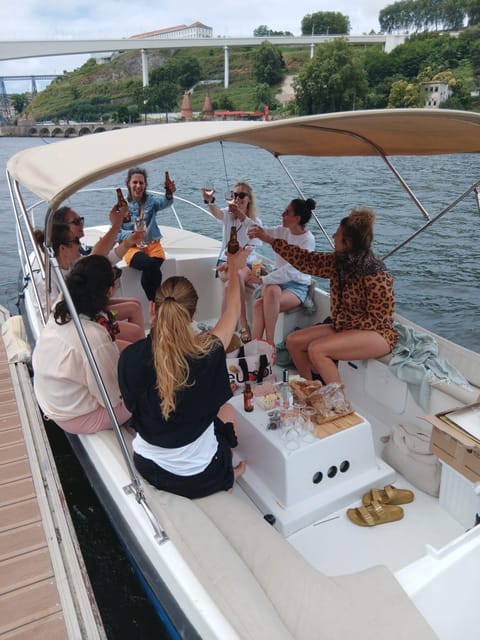 Passeio Barco 6 Pontes Douro com degustação vinho do Porto - Port wine tasting, snacks, and that Porto pastry moment