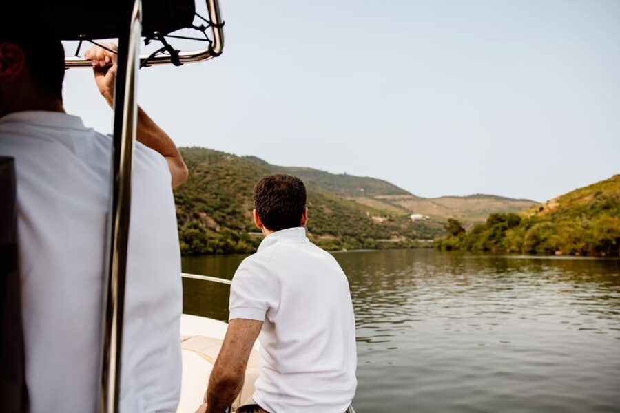 Pinhão: 1 Hour SUNSET Cruise with Sparkling Wine - Who this cruise is for, and who might want something else