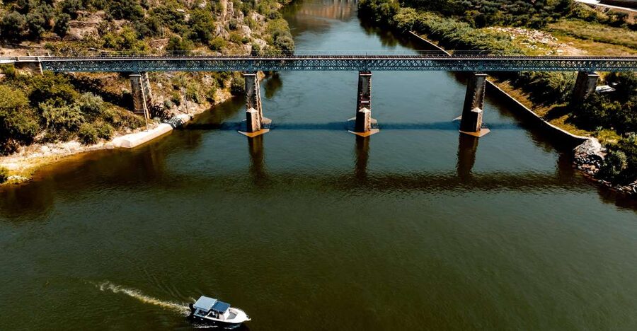 Pinhão: Douro River Boat Tour with Lunch - Key things that make this tour worth your time