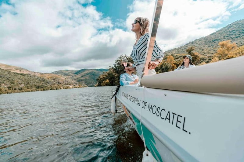 Pinhão: Douro River Solar Boat Tour with Wine Tasting - Should you book the Pinhão solar boat with wine tasting?