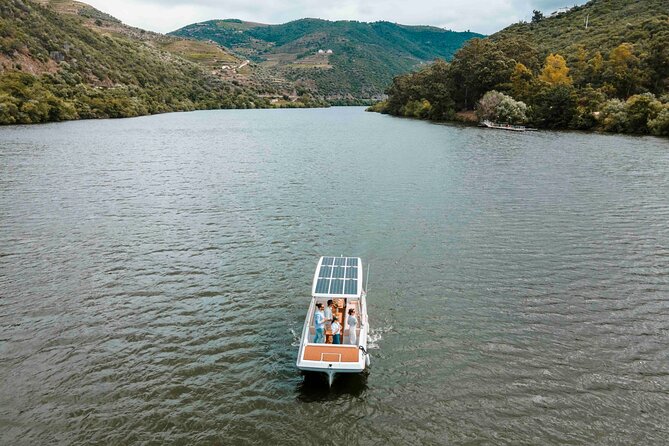 Pinhão: Private Electric Boat Tour 2h| Wine Tasting Included - Pinhão’s calm solar-boat start on the Douro River