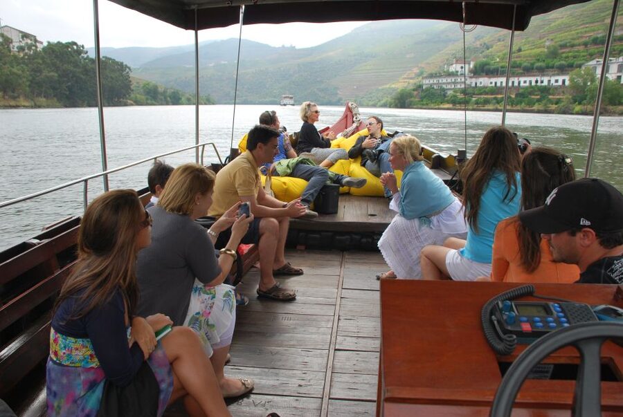 Pinhão: Private Rabelo Boat Tour along the River Douro - How the live guide and audioguide app work in real life