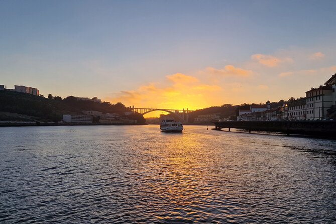 Porto: 6 bridges tour, Douro river with 4 Port Wine tasting - The Magic Happens Area: Colorful Buildings and People at Street Level