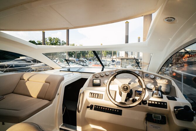 Porto and Douro: Private tour in Yacht - Arrábida Bridge: a newer connector after older crossings became traffic pressure