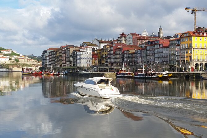 Porto and Douro: Private tour in Yacht - Cruising the River Douro: where the river begins matters