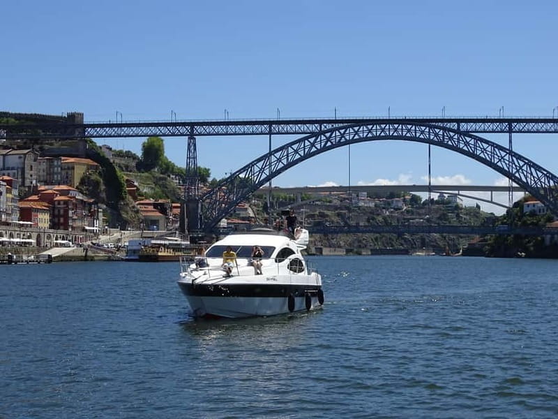 Porto: Cruise on the Douro River - Full Day - Onboard food, drinks, and the small comforts that add up