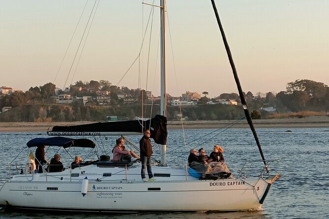 Porto: Cruzeiro privado rio douro até 8 pessoas com wine tasting - Wine Tasting, Welcome Drinks, and the Crew’s Storytelling Style
