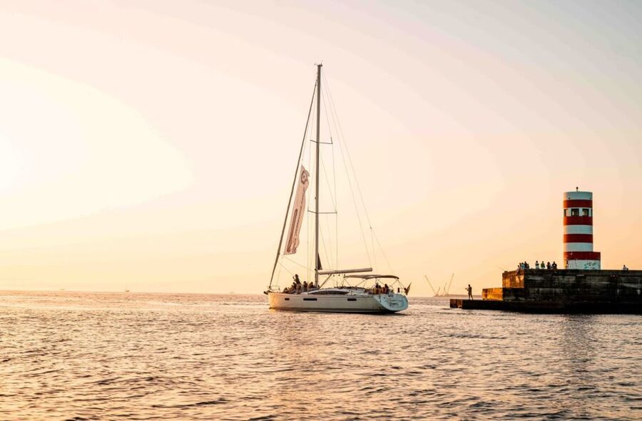 Porto: Daytime or Sunset Douro River Cruise With Port Wine - Foz do Douro and the Atlantic air: the last stretch’s payoff