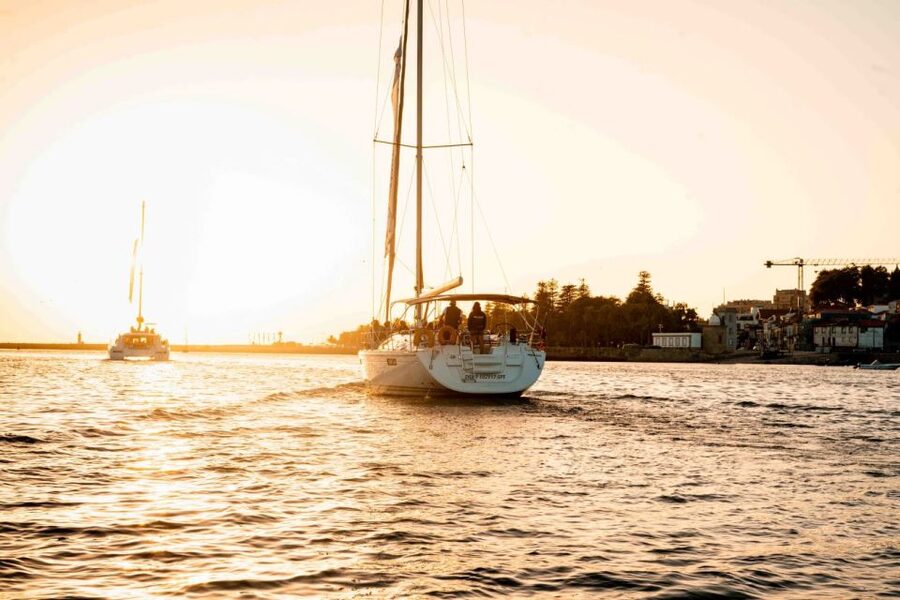 Porto: Daytime or Sunset Douro River Cruise With Port Wine - Meeting BBDouro at Douro Marina, and what the small-group setup means