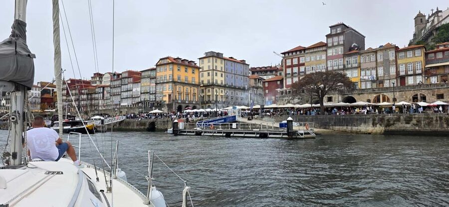 Porto: Discover the Douro River by Sailing Boat - Ribeira Porto: quick photos, then a local taste moment