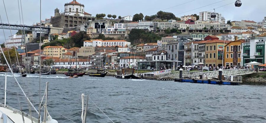 Porto: Discover the Douro River by Sailing Boat - The sail and the big bridge finale: Luís I Bridge from the water