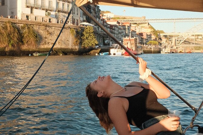 Porto: Douro River Boat Cruise with Port Wine and Snacks - The guide and crew vibe: why small boats make stories land better